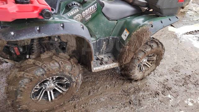 Yamaha Grizzly. ,  \,   