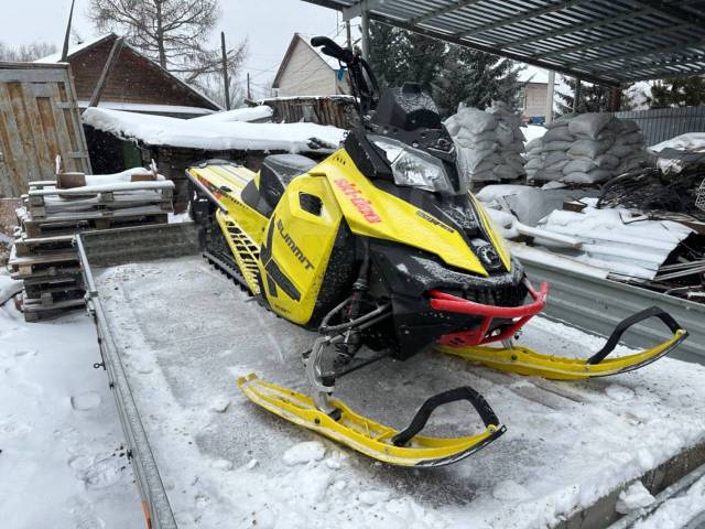 Ski Doo Summit x163 800r e Tec