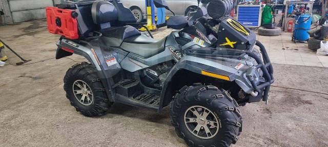 BRP Can-Am Outlander 800. ,  \,   