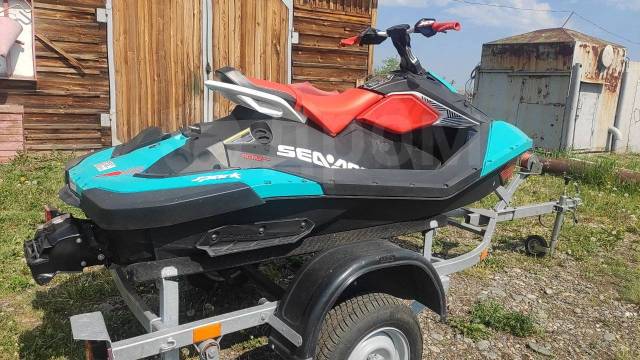 BRP Sea-Doo Spark. 2018  