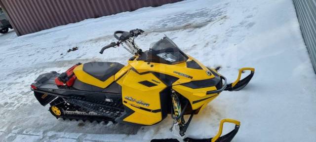 BRP Ski-Doo Summit. ,  ,   