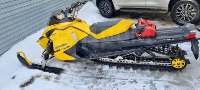 BRP Ski-Doo Summit. ,  ,   