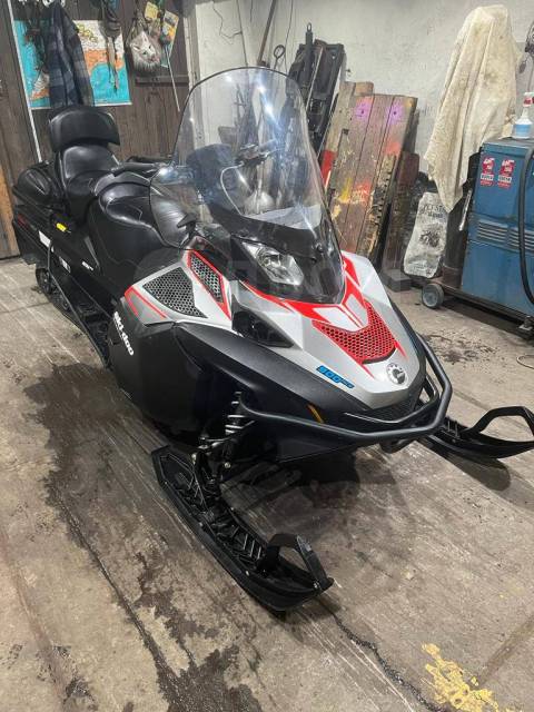 BRP Ski-Doo Expedition SE. ,  ,   