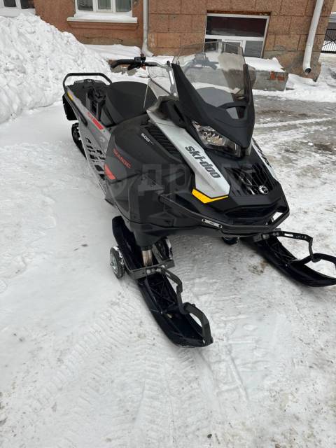 BRP Ski-Doo Skandic Sport. ,  ,   