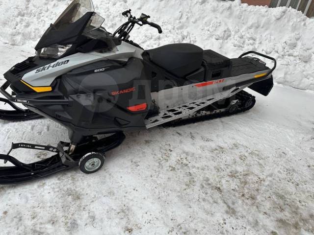 BRP Ski-Doo Skandic Sport. ,  ,   