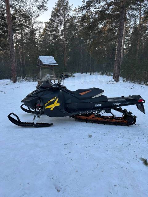 BRP Ski-Doo Summit. ,  ,   