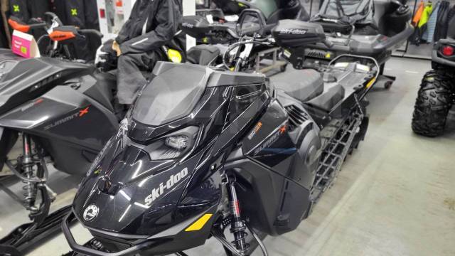 BRP Ski-Doo Summit X with Expert Package. ,  ,  .     