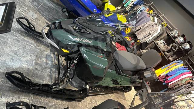 BRP Ski-Doo Grand Touring SE.   