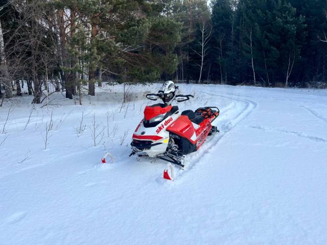 BRP Ski-Doo Summit X with Expert Package. ,  ,   