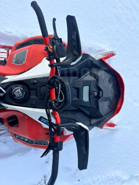 BRP Ski-Doo Summit X with Expert Package. ,  ,   