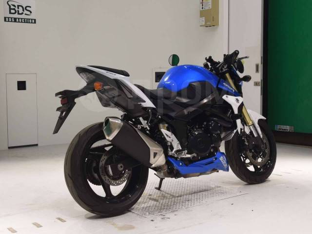 Suzuki GSR 750. 750. ., , ,  .     