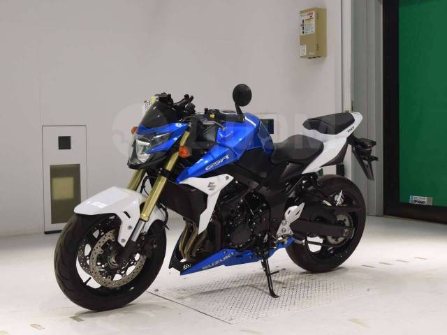 Suzuki GSR 750. 750. ., , ,  .     