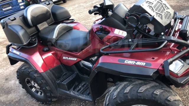 BRP Can-Am Outlander Max 800. ,  \,   