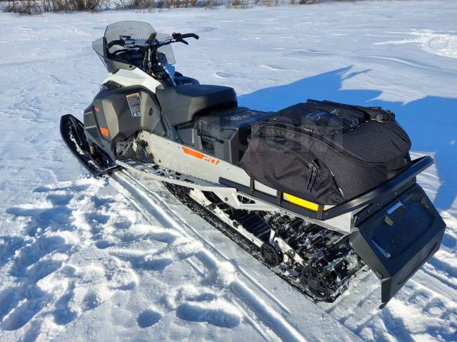 BRP Ski-Doo Skandic Sport. ,  ,   