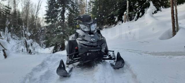 BRP Ski-Doo Summit. ,  ,   