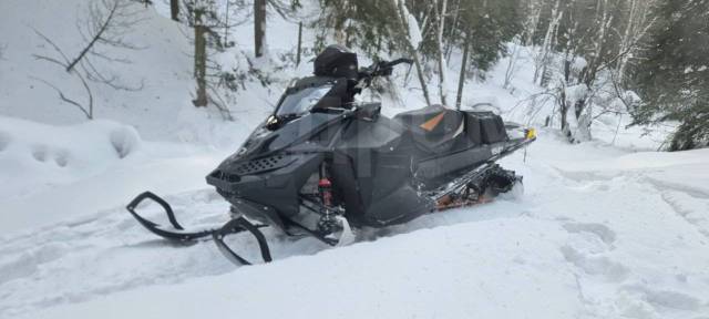 BRP Ski-Doo Summit. ,  ,   