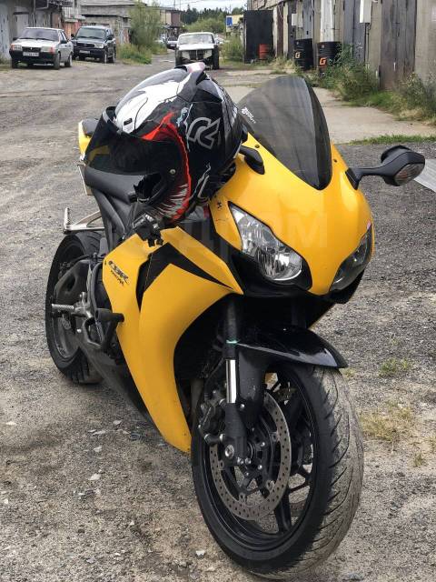 Honda CBR 1000RR Fireblade. 1 000. ., , ,   