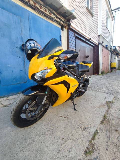 Honda CBR 1000RR Fireblade. 1 000. ., , ,   