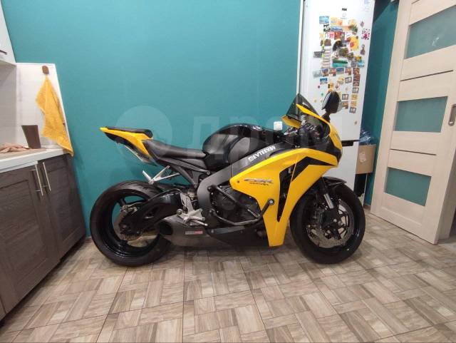 Honda CBR 1000RR Fireblade. 1 000. ., , ,   