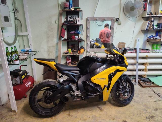 Honda CBR 1000RR Fireblade. 1 000. ., , ,   