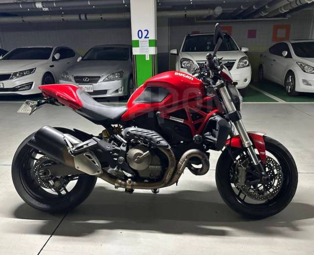 Ducati Monster. 821. ., , ,  .     