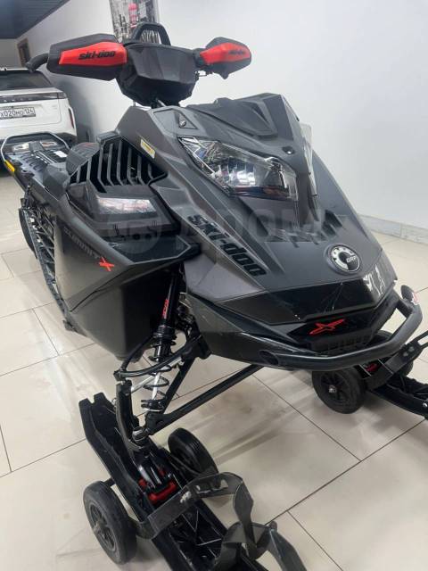 BRP Ski-Doo Summit. ,  ,   