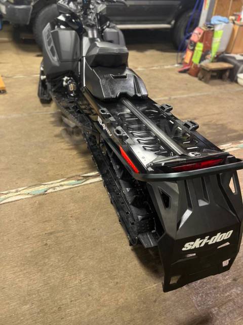 BRP Ski-Doo Summit. ,  ,   