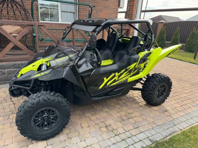 Yamaha YXZ 1000R. ,  \,   