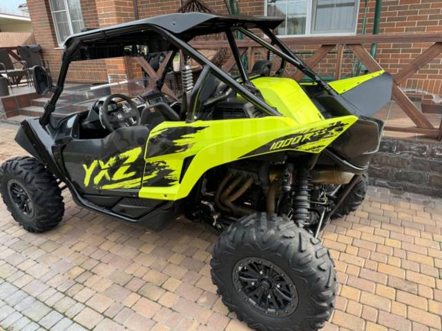 Yamaha YXZ 1000R. ,  \,   