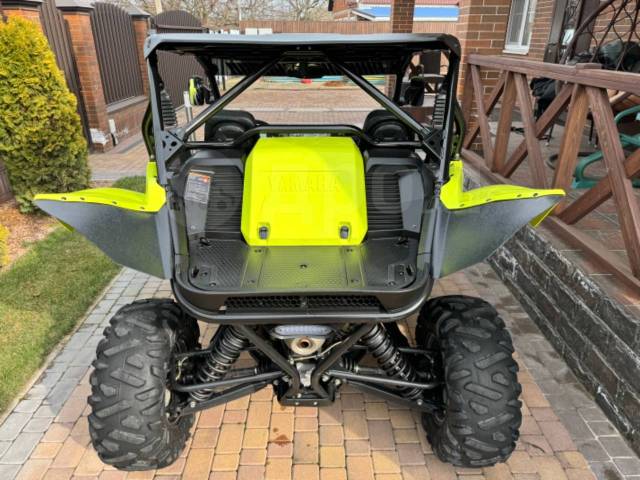 Yamaha YXZ 1000R. ,  \,   