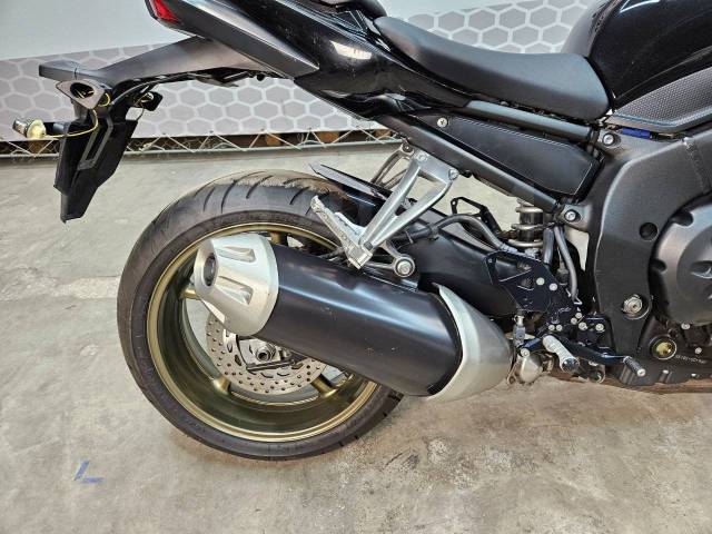 Yamaha FZ1-N. 1 000. ., ,  .     