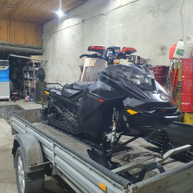 BRP Ski-Doo Summit X with Expert Package. ,  ,   