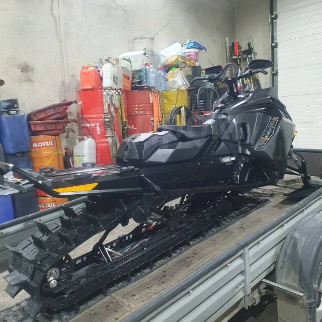 BRP Ski-Doo Summit X with Expert Package. ,  ,   