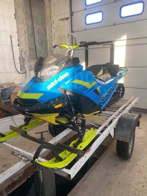 BRP Ski-Doo Summit. ,  ,   