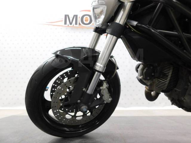 Ducati Monster 696