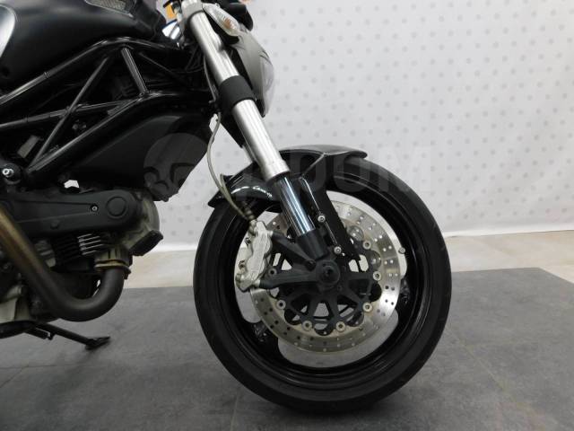 Ducati Monster 696