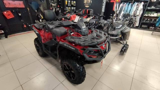 BRP Can-Am Outlander Max 850 XT. ,  \,   