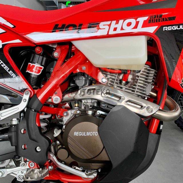 Regulmoto Holeshot Red Edition