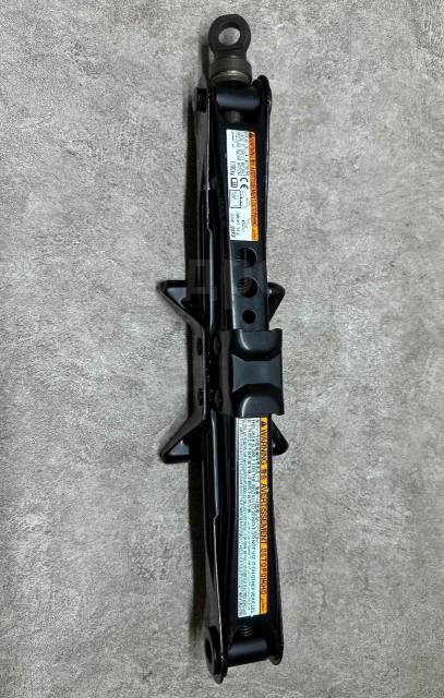 Купить Домкрат Тойота C-HR 2021 год Япония оригинал Новый в Хабаровске ...