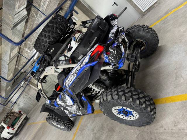 BRP Can-Am Maverick X RS Turbo RR SS. ,  \,   