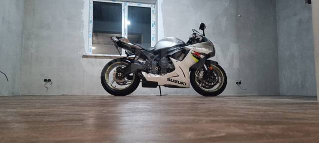 Suzuki GSX-R 600. 600. ., , ,   