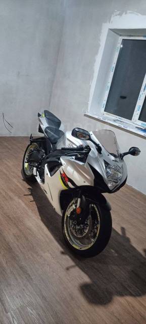 Suzuki GSX-R 600. 600. ., , ,   