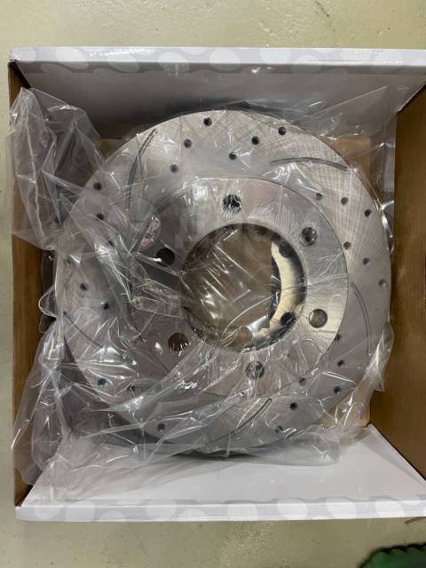 Купить Диск тормозной передний, вентилируемый, перфорированный Narichin ...