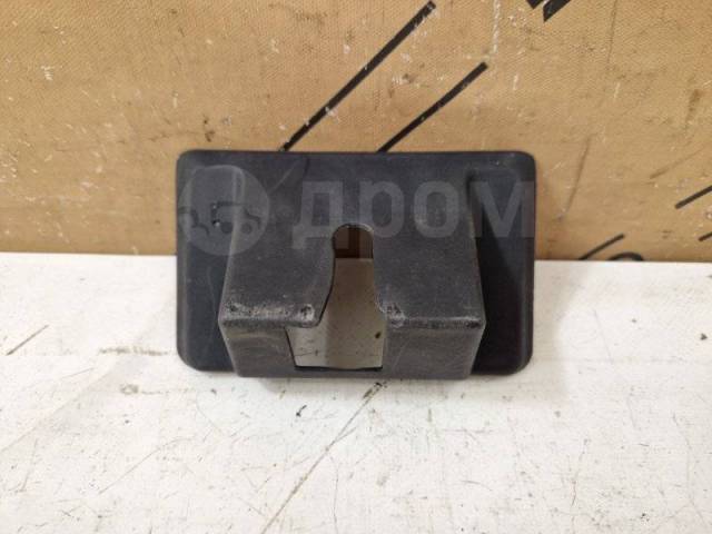 Купить Накладка замка багажника Lexus Rx 6932148020 3 в Москве по цене ...