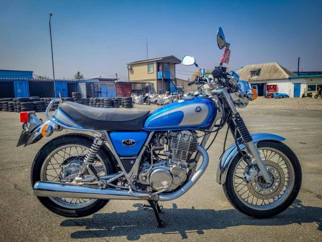 Yamaha SR400