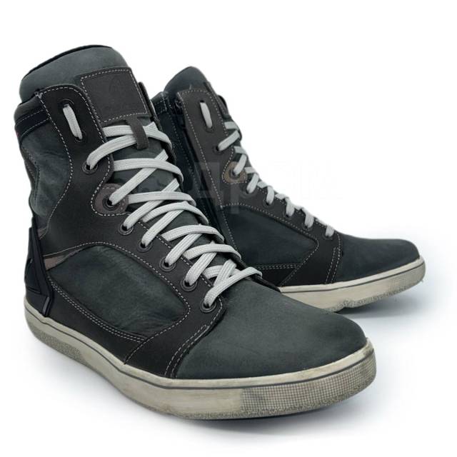  Forma Hyper anthracite. 44.  