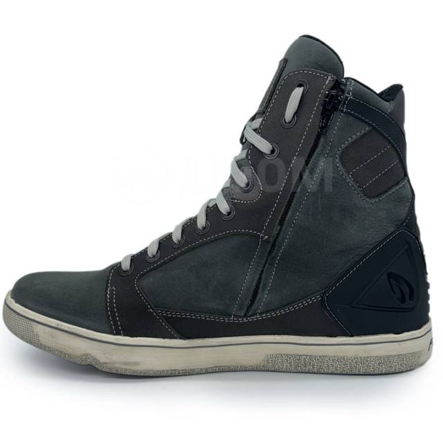  Forma Hyper anthracite. 44.  