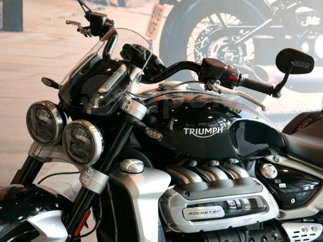 Triumph Rocket III. 2 500. ., , ,   