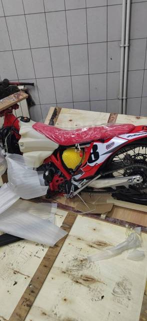 Regulmoto Holeshot Red Edition. 300. ., , ,   