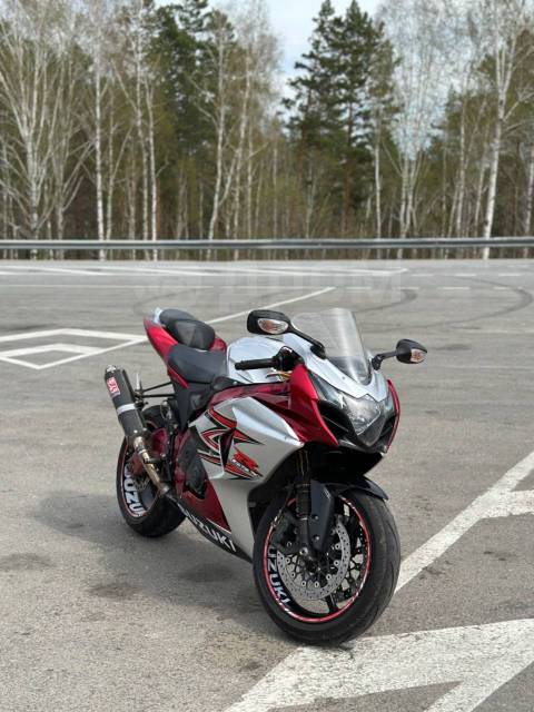 Suzuki GSX-R 1000. 1 000. ., , ,   